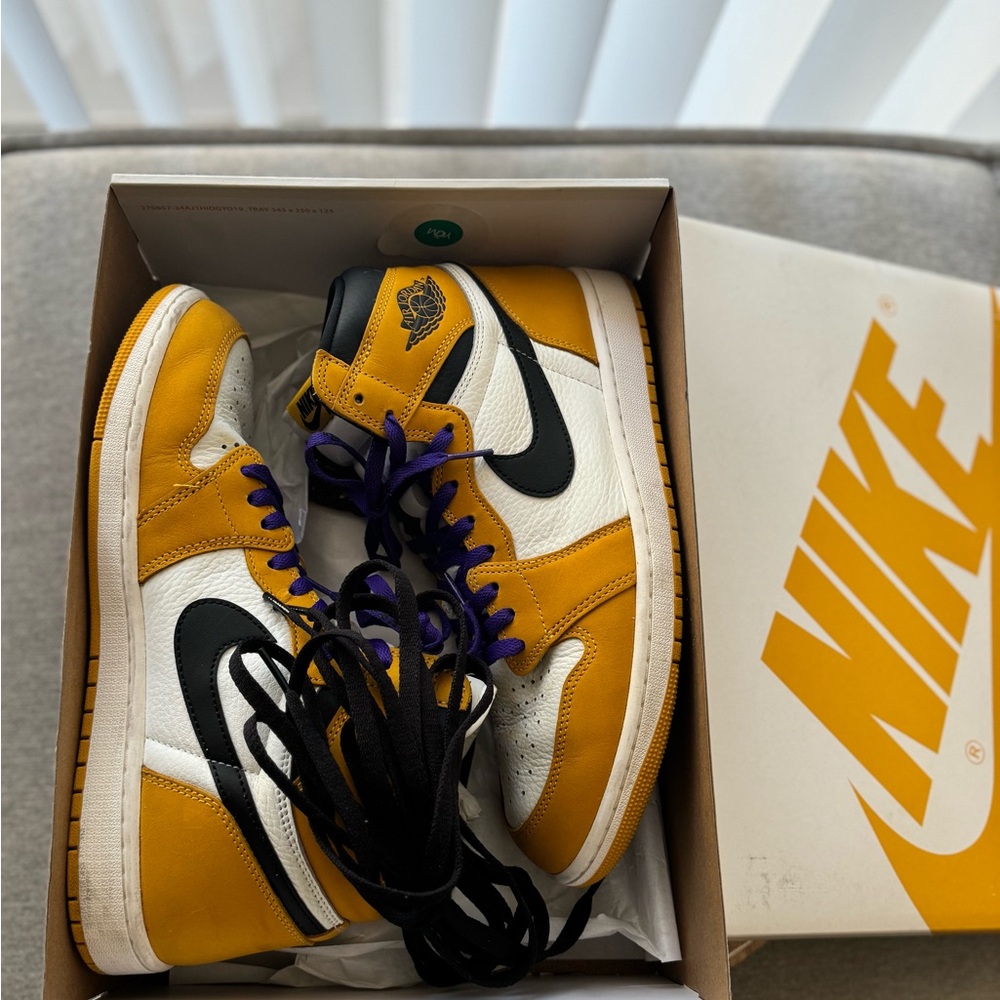 Air Jordan 1 Retro “Ochre” men’s size 11